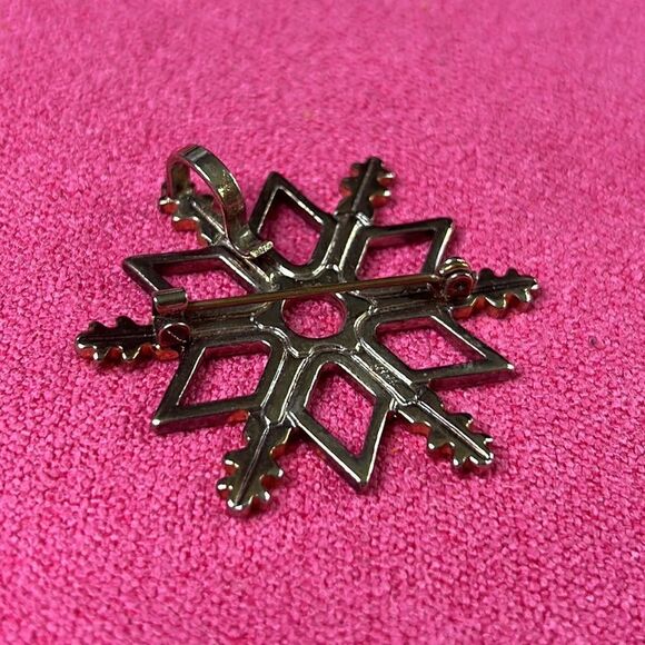 Best Brooch or Pendant Snowflake - Picture 2 of 4
